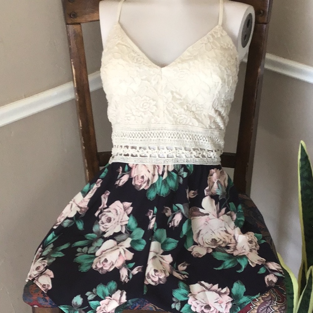 Lace Bodice Flowers Roses V Cut Cross Backless
